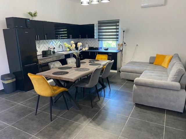 Dora Vendeghaz Appartement Letenye Buitenkant foto